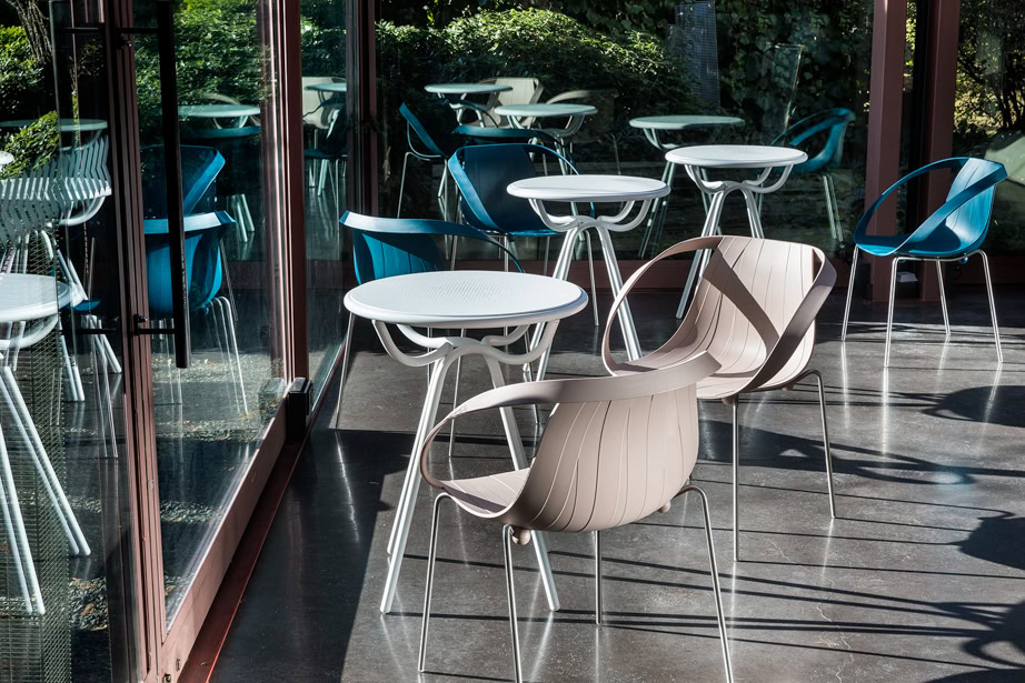 MOROSO インポッシブルウッド アームチェア MOROSO Impossible Wood Arm Chair Grey (店頭展示品E） – D9 STUDIO